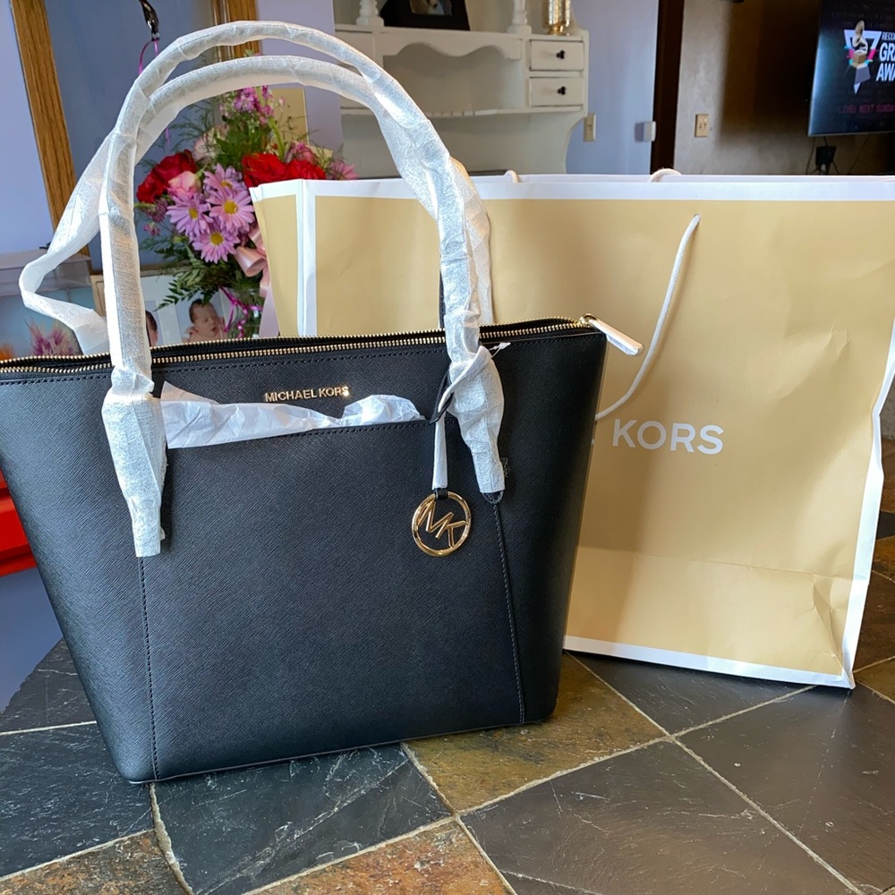 🚫🚫SOLD🚫🚫 Michael Kors Purse